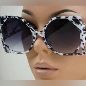 Oversized Fashion Sunglasses Black/White